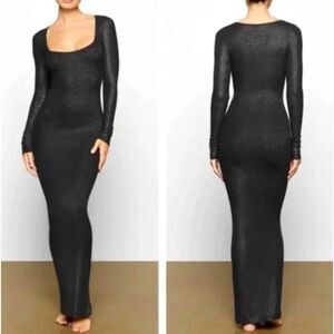 SKIMS Soft Lounge Shimmer Long Sleeve Maxi Dress in Onyx Foil Size M